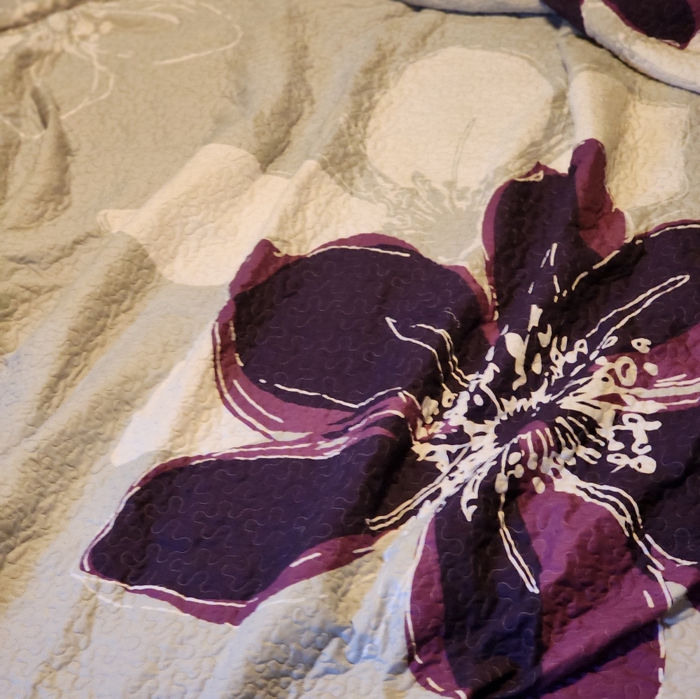 Bedspread - Picture 5 of 5
